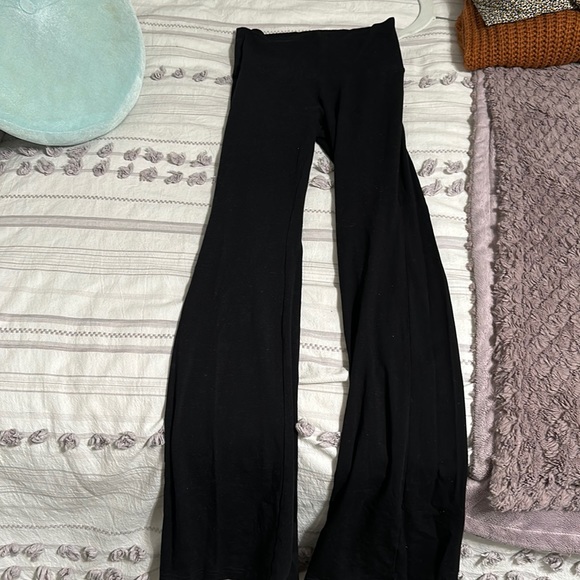 TNA Pants & Jumpsuits Aritzia Yoga Pants Poshmark